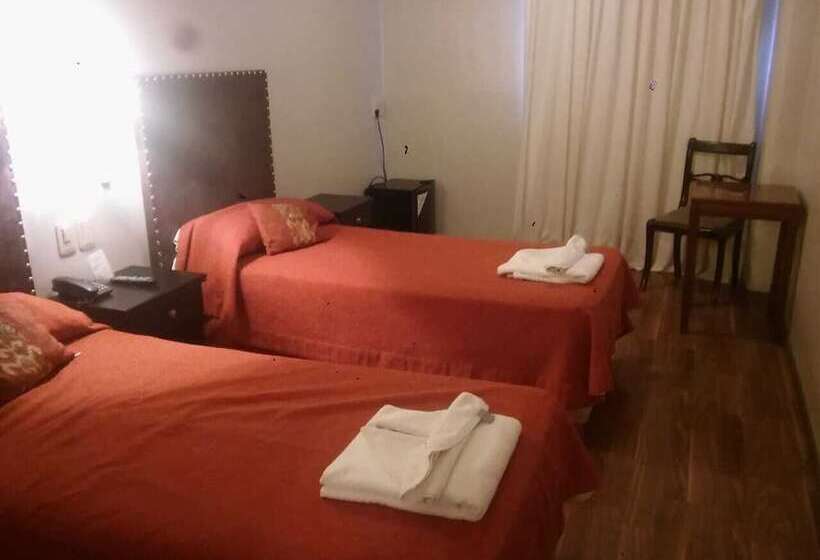 اتاق سوپریور, Embajador