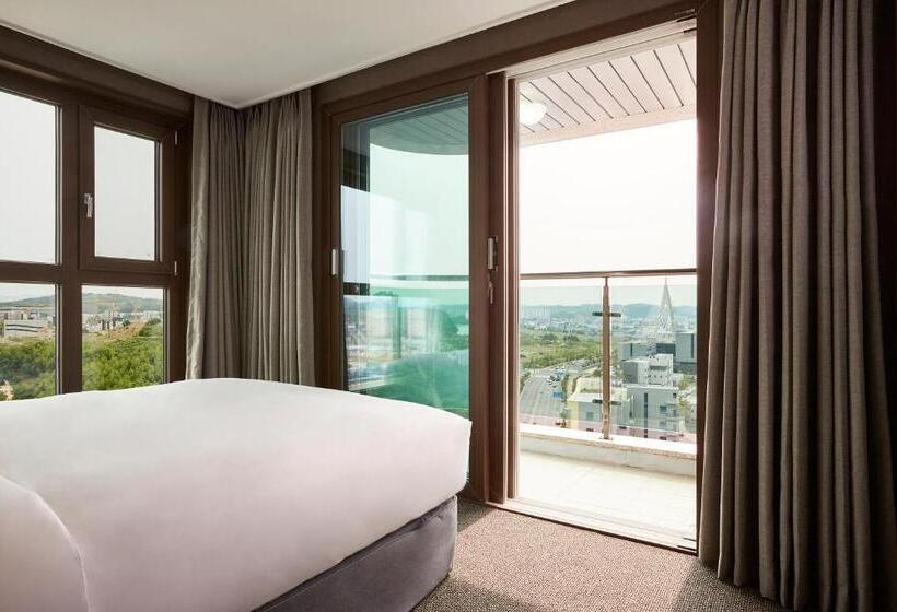 주니어 스위트, Raonstay In Perla