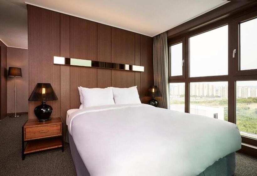 Полулюкс, Raonstay In Perla
