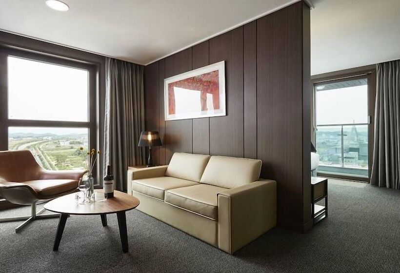 주니어 스위트, Raonstay In Perla