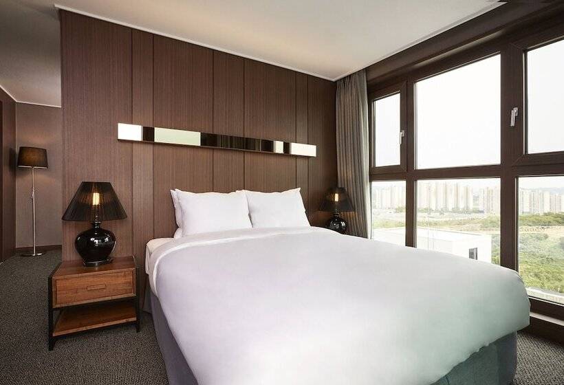 주니어 스위트, Raonstay In Perla