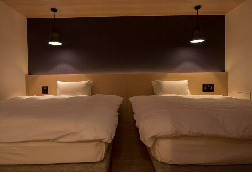 اتاق پرمیوم, Uan Kanazawa