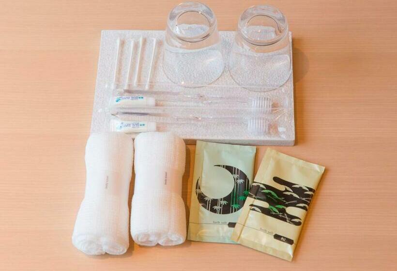 اتاق سوپریور, Uan Kanazawa