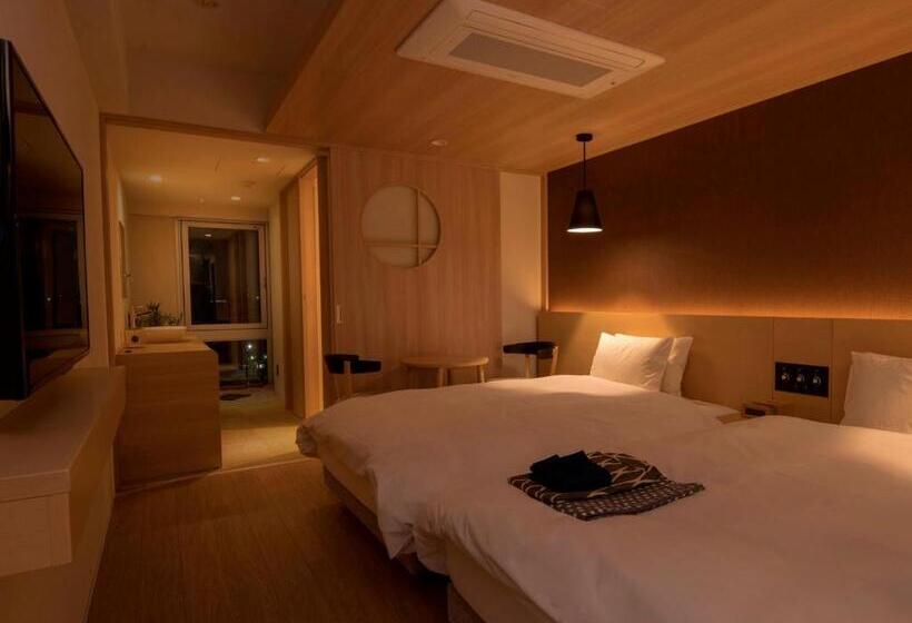 اتاق سوپریور, Uan Kanazawa