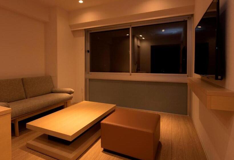 اتاق استاندارد, Uan Kanazawa