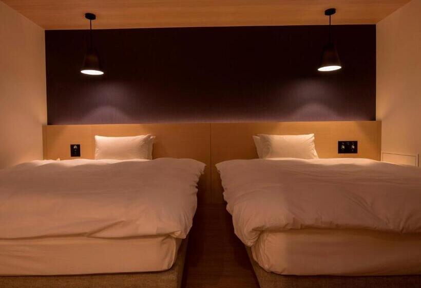 اتاق استاندارد, Uan Kanazawa