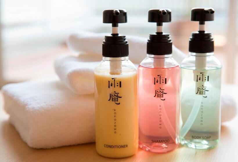 اتاق استاندارد, Uan Kanazawa