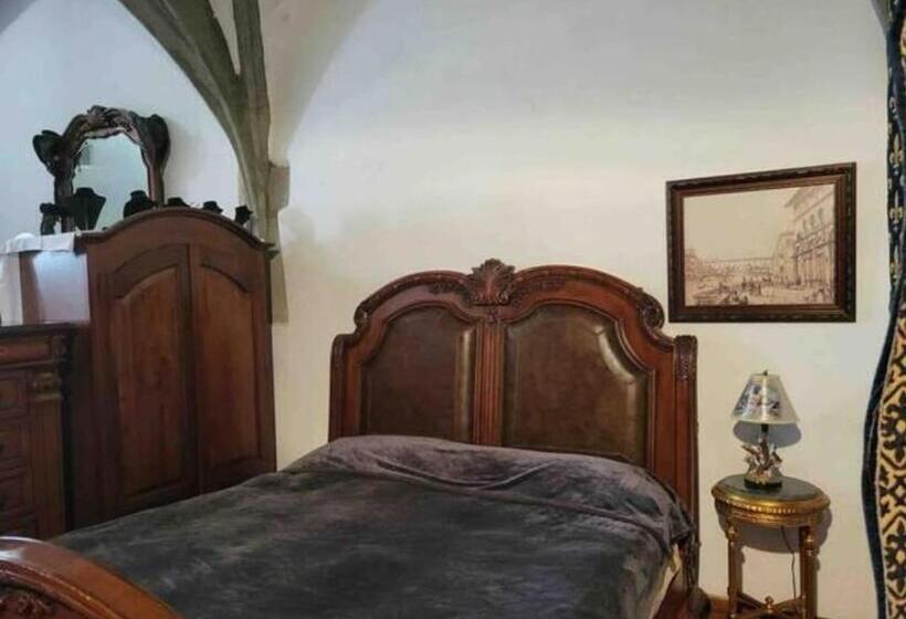 غرفة قياسية, Burg Hermannstein   Queens Room