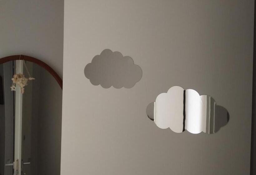 标准间, Nuvole E Rondini