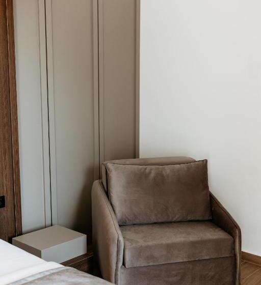 غرفة سوبيريور ثلاثية, Bolt Boutique