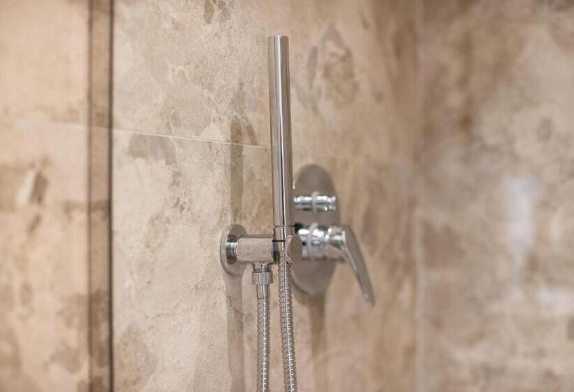 غرفة قياسية, Bolt Boutique