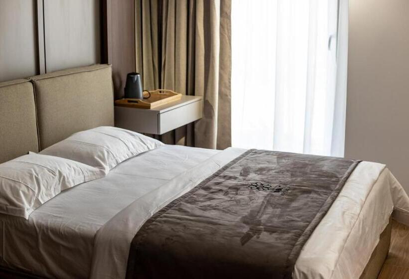 غرفة قياسية, Bolt Boutique