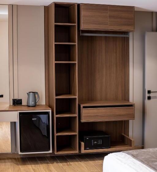 Номер Deluxe с Балконом, Bolt Boutique