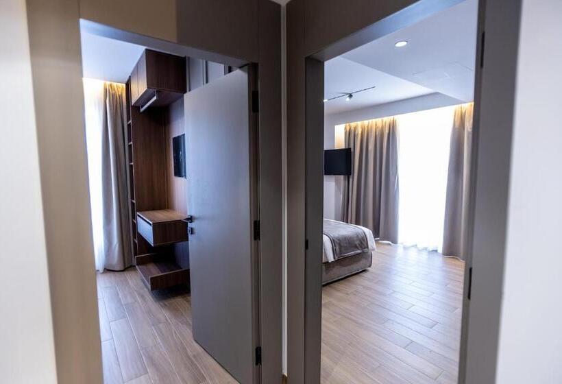 شقة غرفتين نوم مزودة بشُرفة, Bolt Boutique