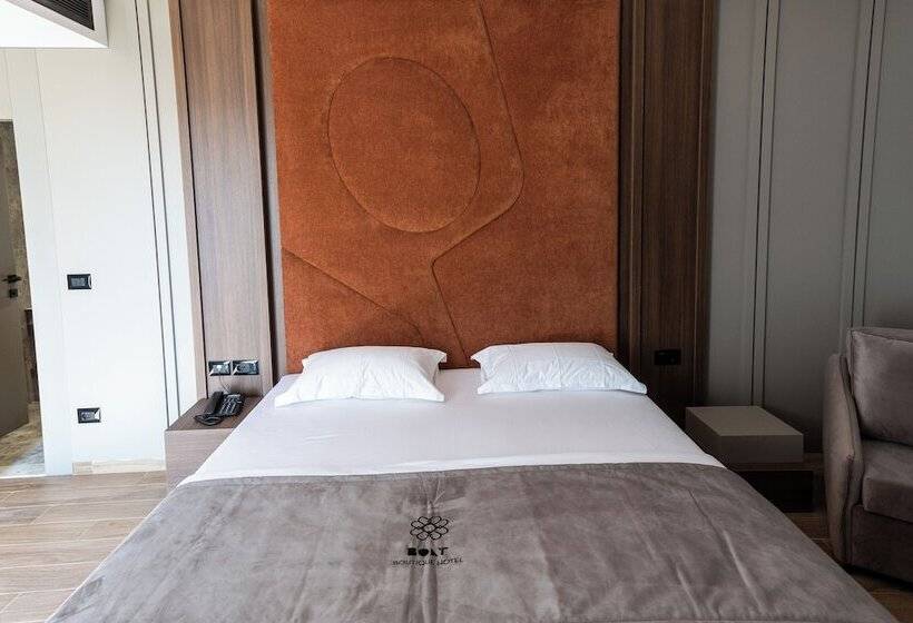 غرفة سوبيريور ثلاثية, Bolt Boutique