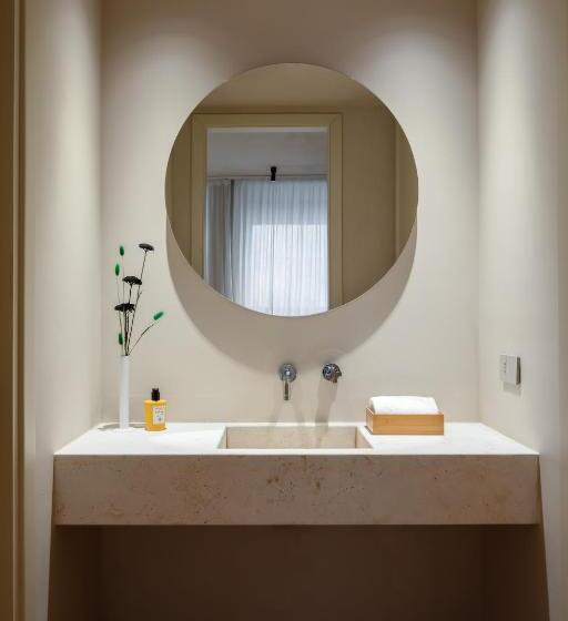 חדר דלוקס, C10 Boutique