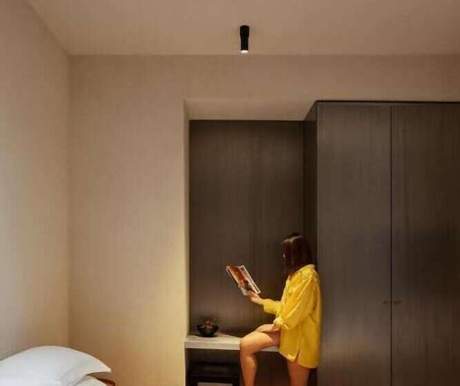 חדר דלוקס, C10 Boutique