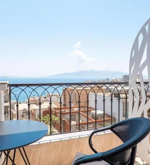 Triple Room Sea View, Kamara Rooms
