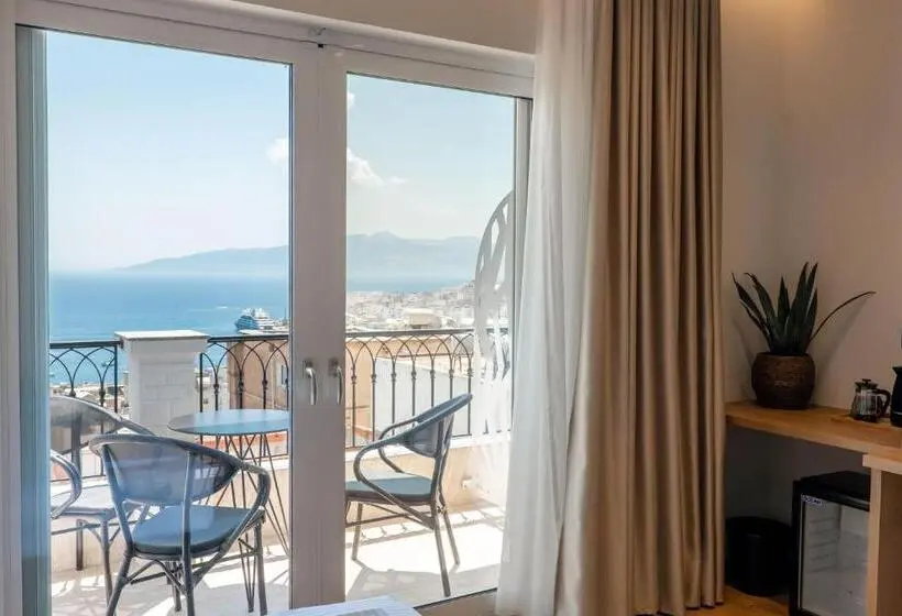 Triple Room Sea View, Kamara Rooms
