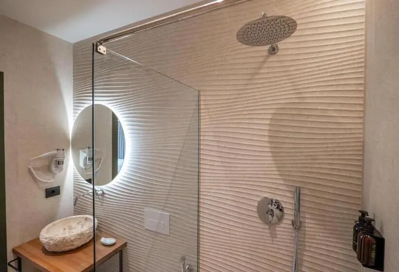 Triple Room Sea View, Kamara Rooms
