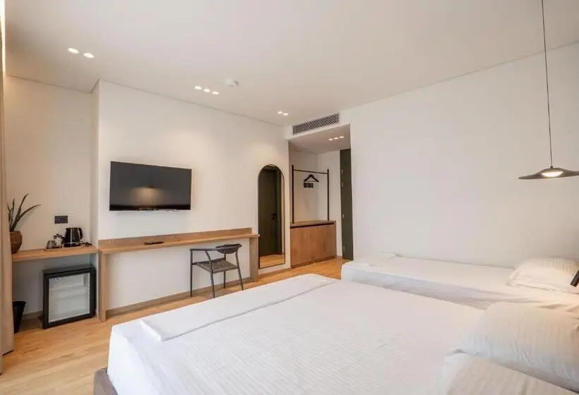 Triple Room Sea View, Kamara Rooms