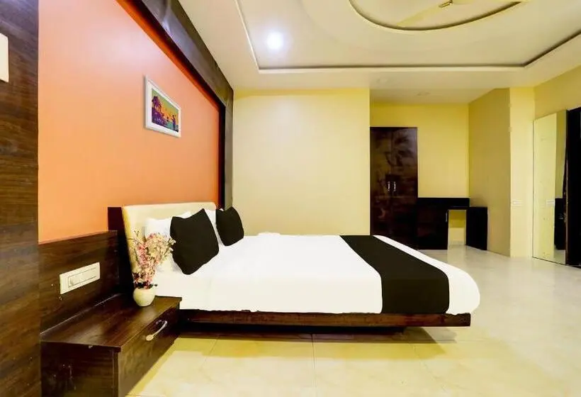トリプルクラシックルーム, O Badridham Nagar Ab Road
