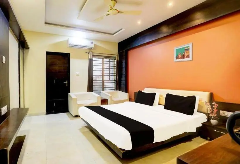 トリプルクラシックルーム, O Badridham Nagar Ab Road