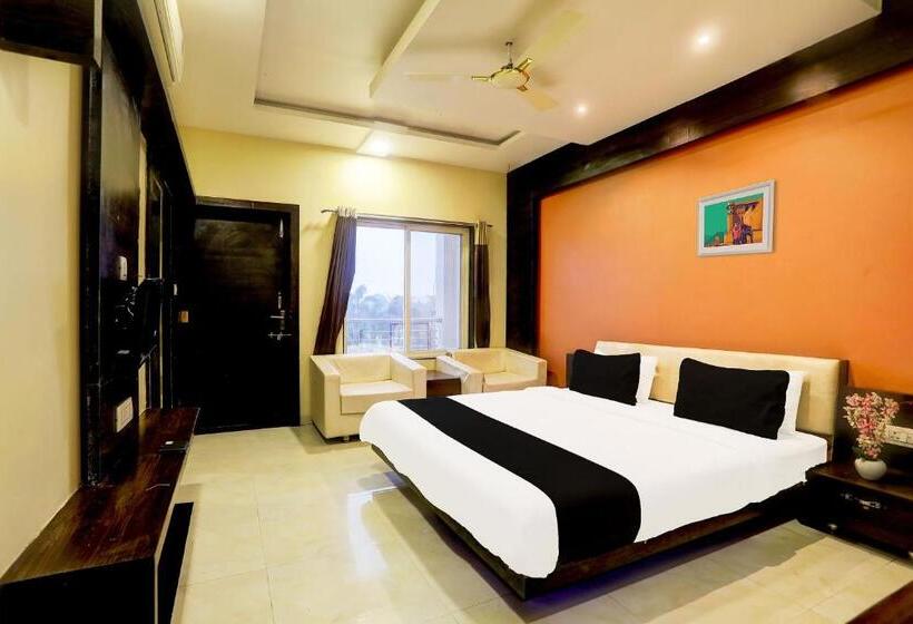 트리플 클래식 룸, O Badridham Nagar Ab Road