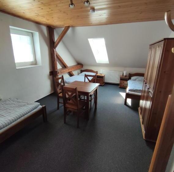 Номер Стандарт Трехместный, Zámecká Pošta Penzion