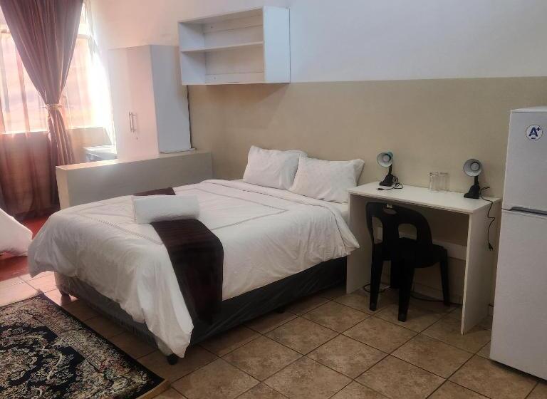 غرفة عائلية حمام مشترك, Sunny Lodge