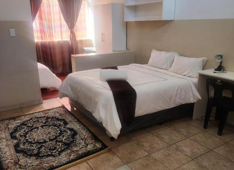 غرفة عائلية حمام مشترك, Sunny Lodge