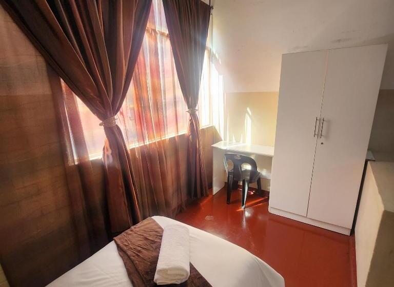 غرفة عائلية حمام مشترك, Sunny Lodge