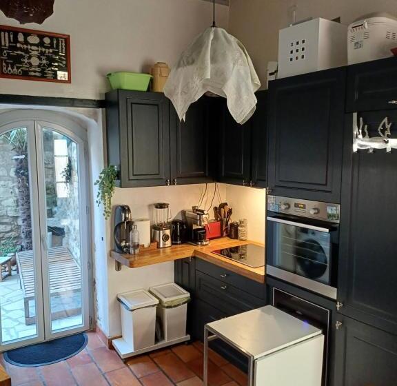 带共用浴室的标准房间, Chambre D Hôtes Aramon