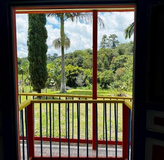 Családi Szoba, Paisaje Cafetero