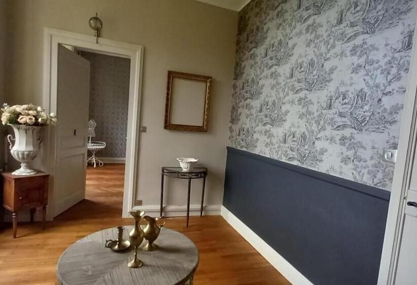 Номер Superior Вид на Сад, Chateau De Joudes Suite De La Baronne