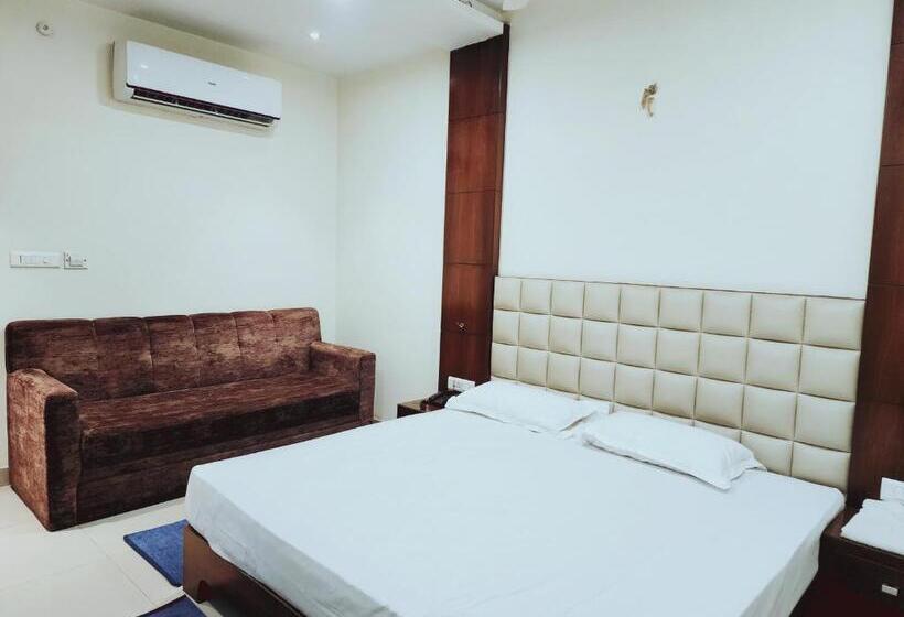 اتاق استاندارد با تخت بزرگ, Sanskriti