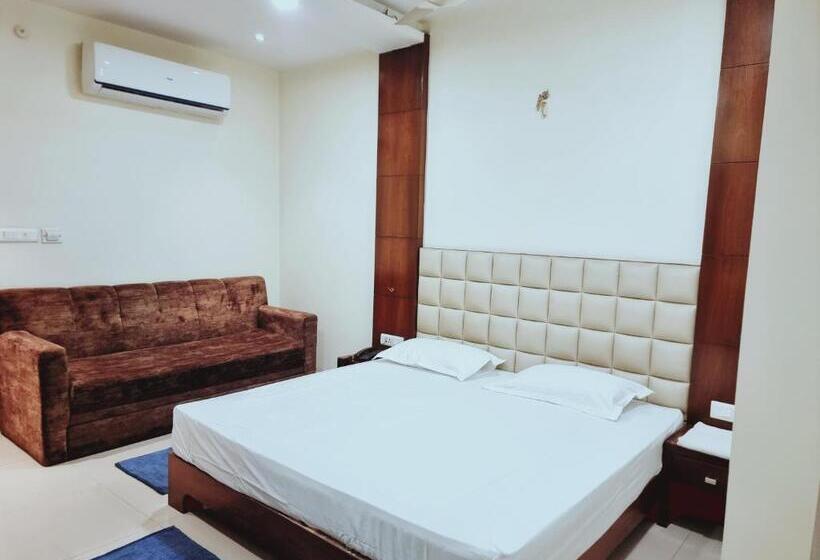 اتاق استاندارد با تخت بزرگ, Sanskriti