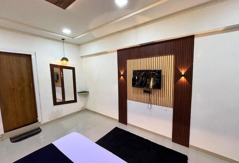 חדר סופריור, The Grand