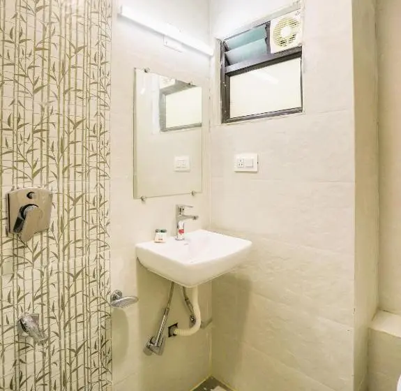 اتاق سوپریور با تخت بزرگ, Stayguru Hotel Atithi