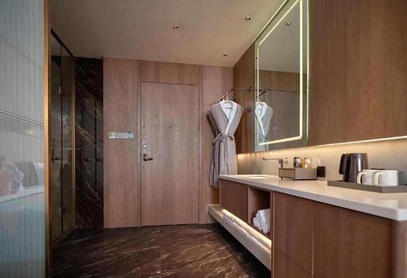 חדר משפחתי דלוקס, Zhangjiajie Utopia