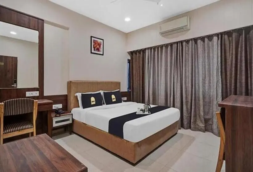 Camera Deluxe, Raajpath, Vadodara