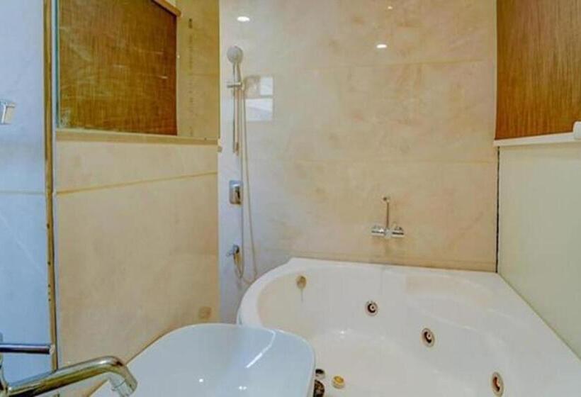 Standard Szoba, Raajpath, Vadodara