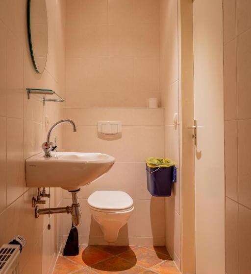 اتاق خانوادگی, T Hunebed