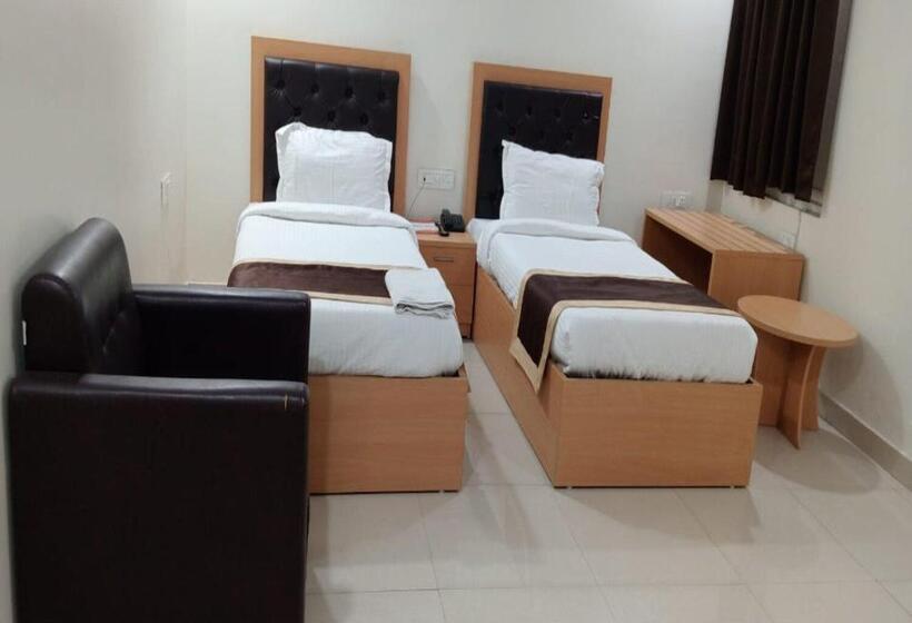 带大床的豪华间, Ananda Inn