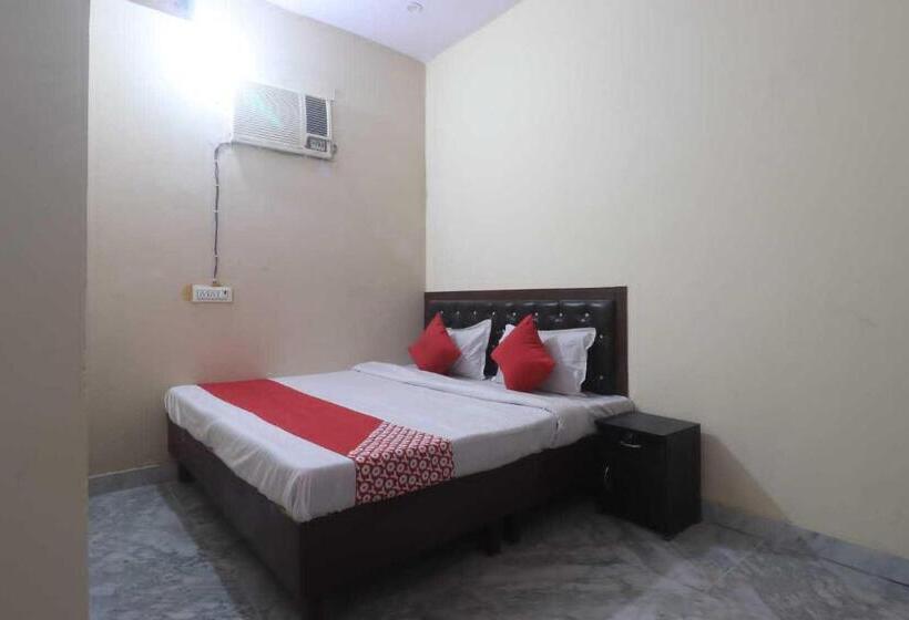 Трехместный Номер Классика, Oyo Foji Guest House