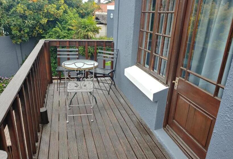 コンフォートルーム, Boutique Hotel On The Bay