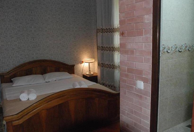 اتاق استاندارد, Daduna S House