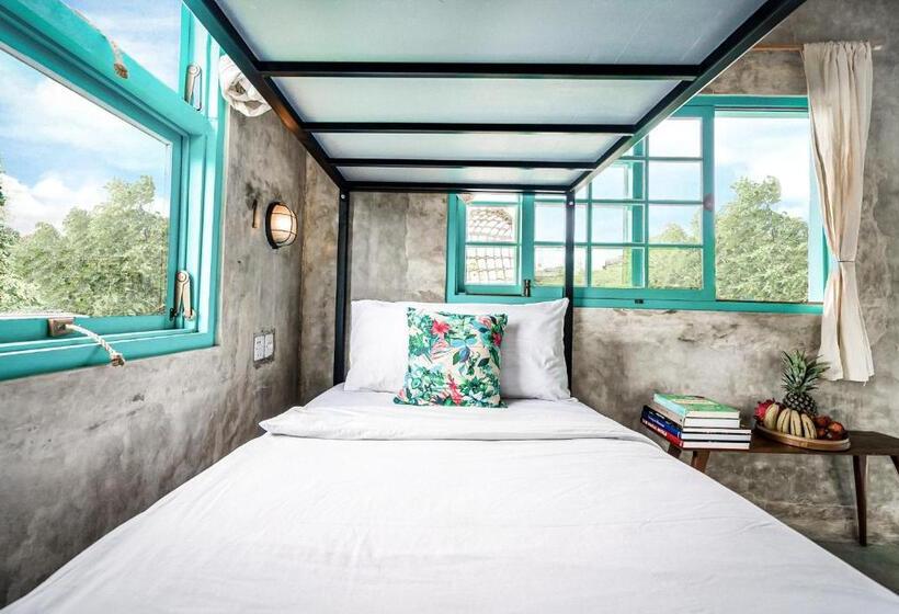 חדר סטנדרט לארבעה, Good Mantra Studio