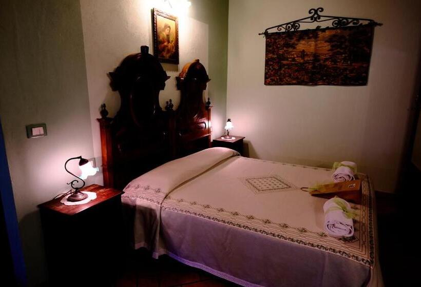اتاق لوکس, Agriturismo La Strozza