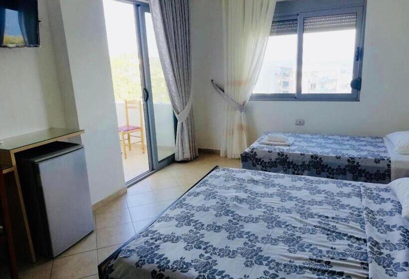 اتاق ساده سه‌ نفره, Ilion